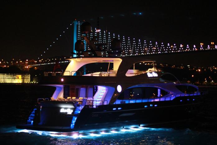 Private Bosphorus Cruise with Luxury Yacht in Istanbul