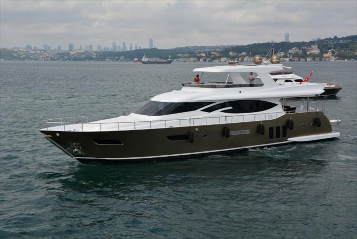 Private Bosphorus Cruise with Luxury Yacht in Istanbul