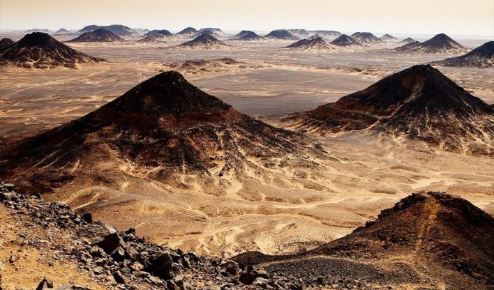 1 Night & 2 Days The White Desert and El Bahariya Oasis Desert Safari Tour Package