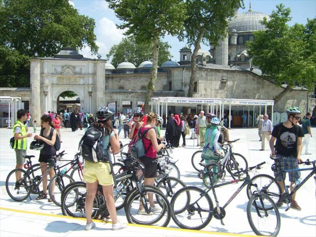 TWO CONTINENTS BIKE & BOAT TOUR (Half Day)