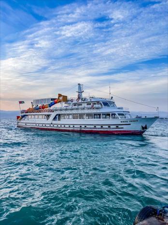 Read Sea Boat Trip with Lunch & Entertainment in Aqaba