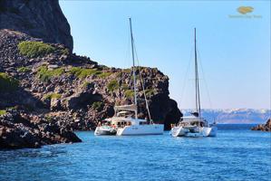 Santorini Luxury Sunset Cruise with Ammoudi Bay Views