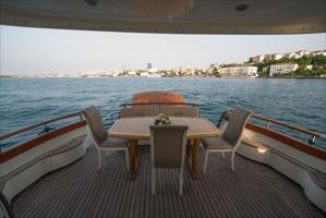 Private Bosphorus Cruise with Luxury Yacht in Istanbul